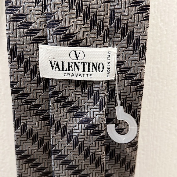 VALENTINO CRAVATTE TIE 100% silk - Picture 4 of 7